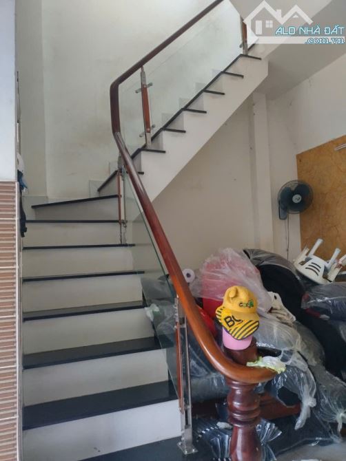 Bán nhà 4 Tầng Trung Chánh, ngang khủng 6,2 m, Đường 5 m Xe hơi ngủ trong nhà. - 2