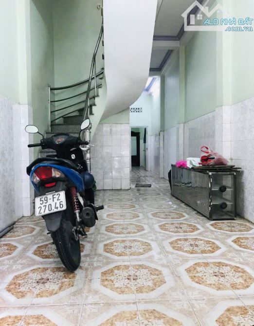 GẤP BÁN!! HẺM Ô TÔ CMT8 - 4 TẦNG - GẦN CHỢ HÒA HƯNG - 9,5 TỶ THƯƠNG LƯỢNG. - 2
