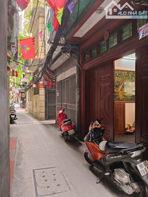 CỰC HIẾM! Bán nhà Ngõ 1194 Đường Láng, Đống Đa, 40m2, 10.8 tỷ - 2