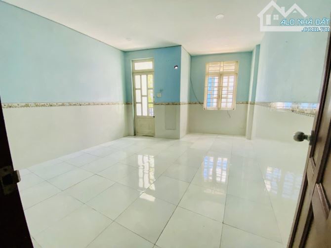 Bán Gấp nhà Đ số 11 BHH hẻm 6m gần mặt tiền 54m2,3 Tầng đúc BTCT Nhỉnh 4 tỷ - 2