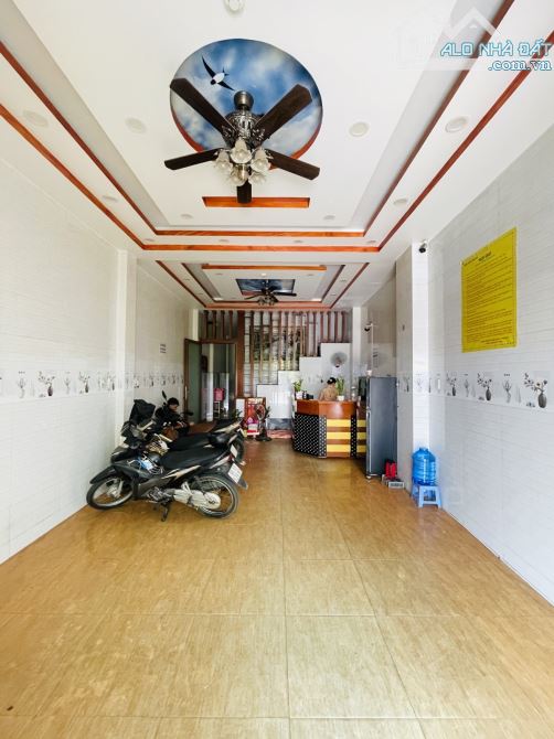 KHÁCH SẠN 5 LẦU – 21 PHÒNG – THU NHẬP 120 TRIỆU/THÁNG – MẶT TIỀN GÒ XOÀI GẦN LÔ TƯ - 3