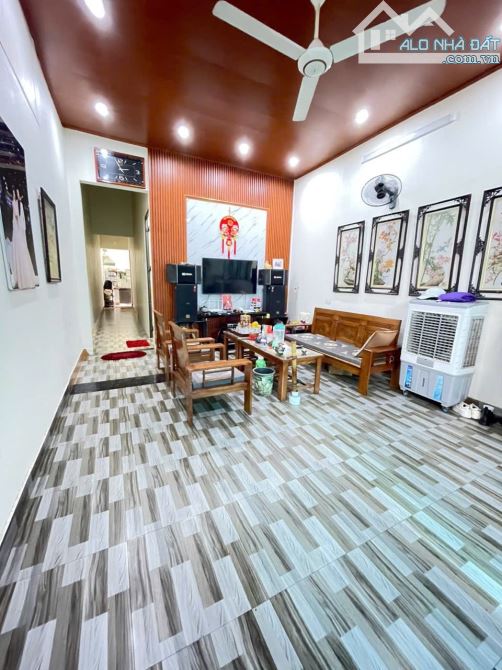 Bán 🏠 đẹp long lanh đường 🚘 giá 1tỷ5x - 3
