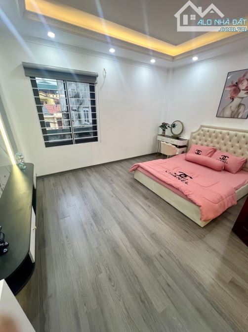 "NHÀ KHỦNG 80M² 6 TẦNG THANG MÁY, Ô TÔ 7 CHỖ VÀO NHÀ!  ĐÓN ĐẦU QUẬN TRUNG TÂM THANH TRÌ - 3