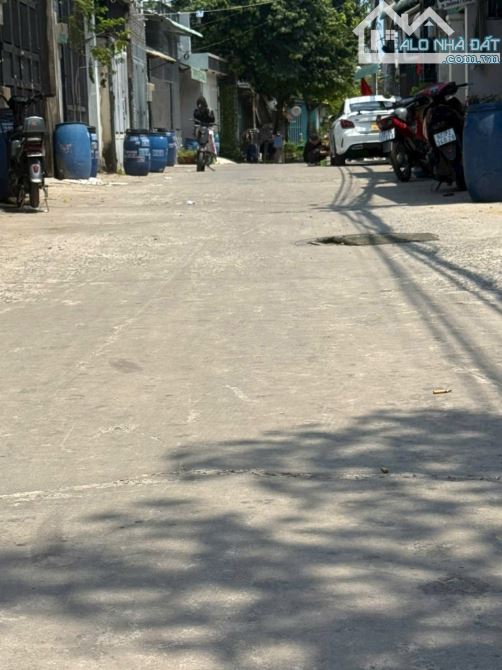 Bán nhà  Hóc môn 1trệt,1lầu.,3 PN,2 WC.DTSD: 114m2. - 2