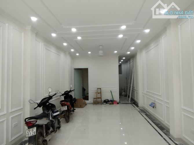Văn La -90m2*5 tầng- vị trí tuyệt vời -kinh doanh, mở văn phòng-27 tỉ - 3