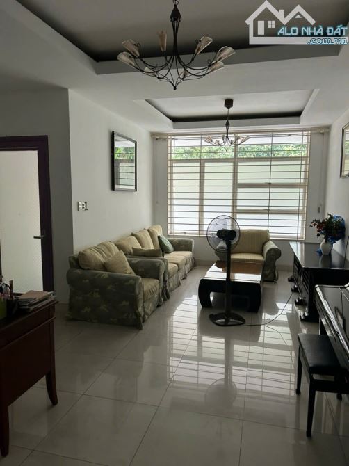 Hot! Bán nhà khu biệt thự Hồng Long - Huỳnh Lan Khanh (5x20m) 5 tầng - 24.5 tỷ - 3