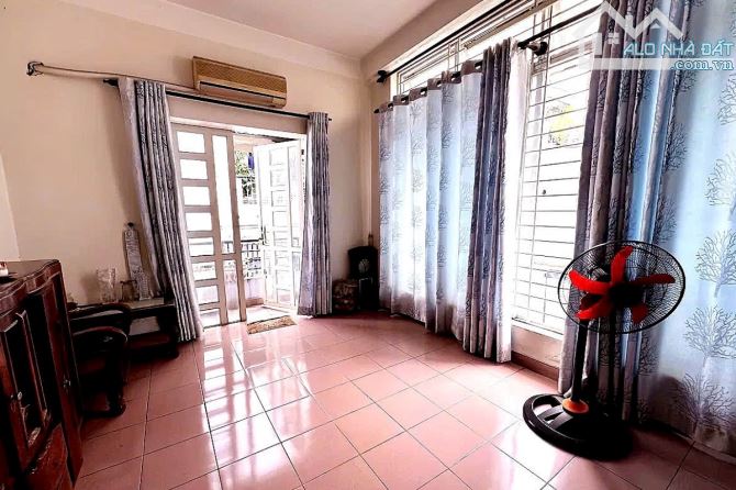 Bán gấp căn góc, ở ngay, 4 tầng, công nhận 65m2, nở hậu, Nguyễn Kiệm, sát mặt tiền ! - 3