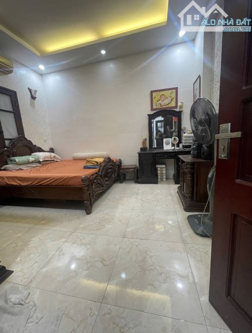 Bán căn tập thể tầng 1 thuộc khu đô thị mới nghĩa đô ngõ 10 Nguyễn Văn Huyên - 3