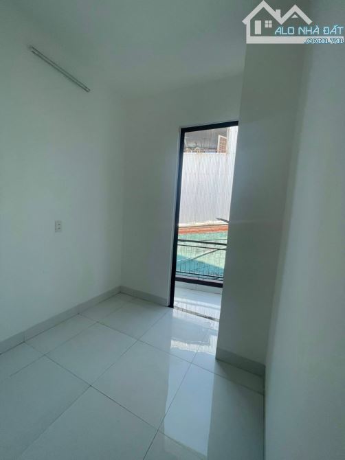 Bán nhà 2 tầng ngay sau lưng mặt tiền đường tô hiệu (liên chiểu) giá 2tyx - 3