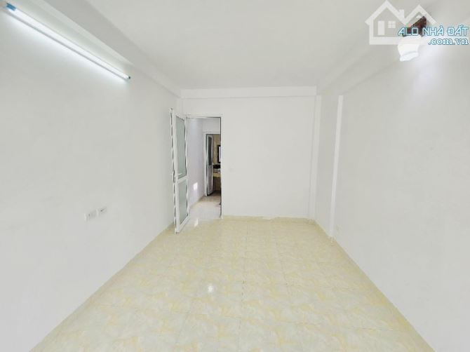Bán nhà 4 tầng phố Thanh Lân, Thanh Đàm, cách phố 5 bước chân - 4