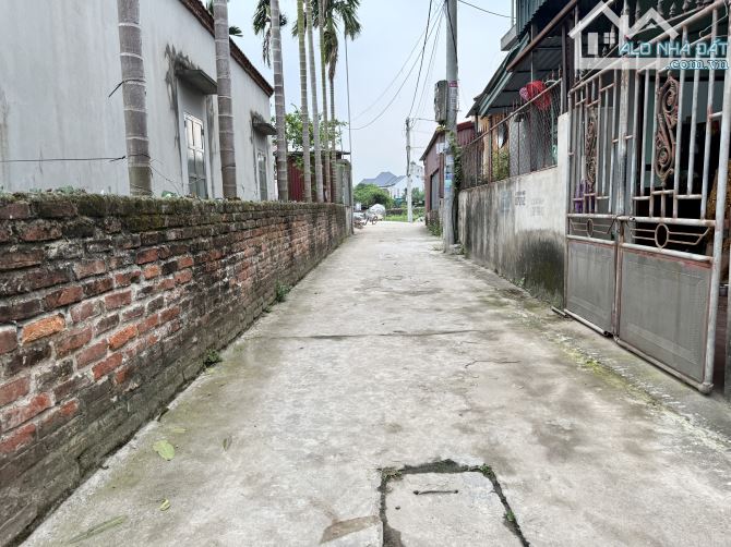 91,8m2 đất ở Đan Kim, Liên Nghĩa, Văn Giang giá 3,x Tỷ ngõ xóm thoáng đẹp dân cư đông đúc - 2