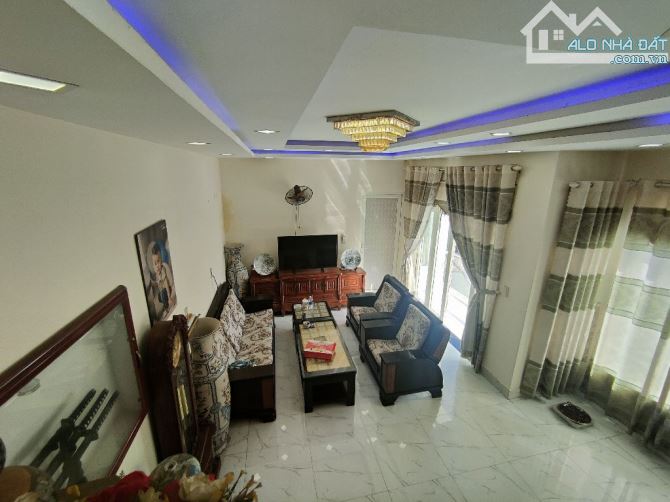 Bán nhà 3 tầng 2 mặt tiền đường Nguyễn Đình Tứ kinh doanh tốt giá rẻ - 4