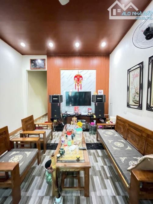 Bán 🏠 đẹp long lanh đường 🚘 giá 1tỷ5x - 4