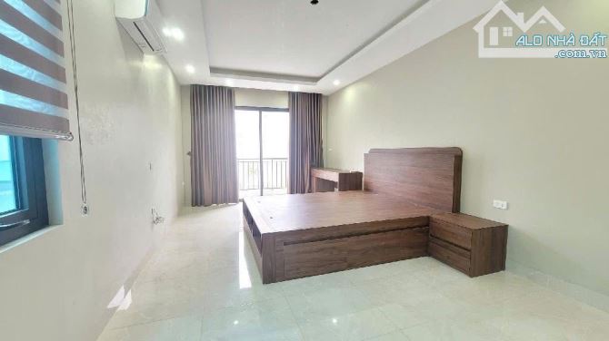 Nhà Đẹp Lô Góc Việt Hưng 40M 5 Tầng Dân Xây Đẹp 10 ô tô đỗ trước nhà vài bước chân ra phố - 4