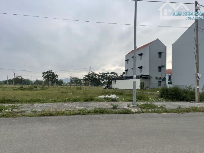 Bán lô góc đẹp Mặt tiền Nguyễn công Duẩn 150m2 - 4