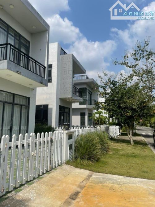 Bán nhà  phố MT DT 824, SHR,Bella Villa 5x15 (85m2),1 trệt 2 lầu, 3 PN,2 tỷ 050TR, Tân Đức - 4