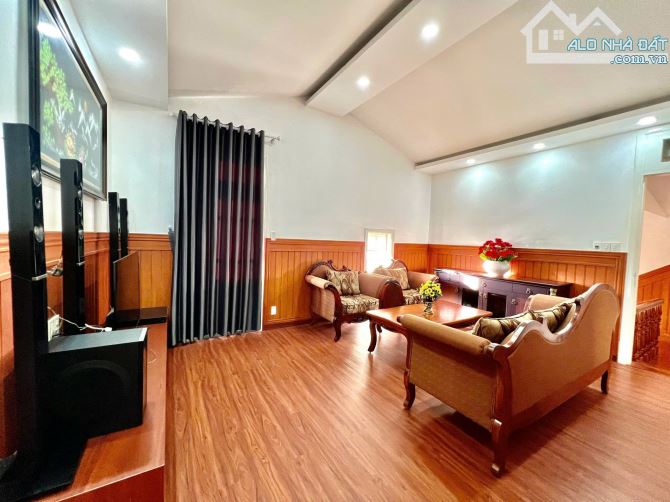 Bán căn biệt thự sân vườn 300m- Phù Đổng Thiên Vương- P8 Đà Lạt🌲10P ngủ- Có view đẹpg - 4