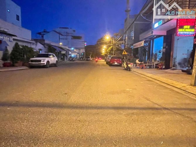 Bán Nhà đẹp gần Biển Vĩnh Hải Nha Trang -Dt 84m2 ( Ngang 4x21m)Đã hoàn công. -DTSD: 163.4m - 4