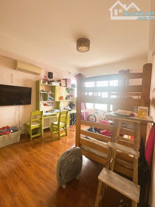 Bán chung cư 25 Lạc Trung, gần khu đô thị Timescity, 150m2, 3 phòng ngủ - 4