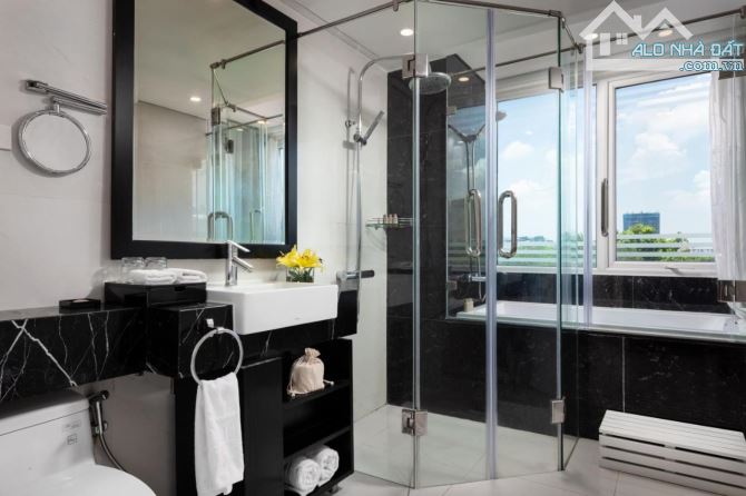 Bán khách sạn 4 sao mặt phố Nhà Thờ: 200m2, 9 tầng, MT 9m. Đầu tư siêu lời: 220 tỷ - 5