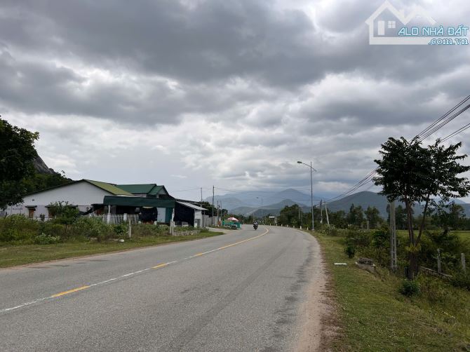 BÁN GẤP NỀN ĐẤT MẶT TIỀN 702 CAM LẬP, VIEW VỊNH CAM RANH, V.I.N  Cam Ranh GIÁ 2ty900 - 2
