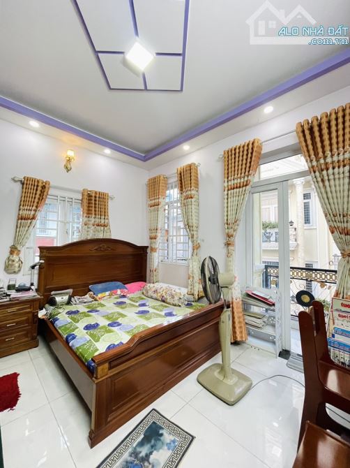 HẺM XE HƠI - KHU PHÂN LÔ SAU LƯNG EMART 2 - NHÀ LÔ GÓC 4 TẦNG - 60M2 - 6,5 TỶ - 5