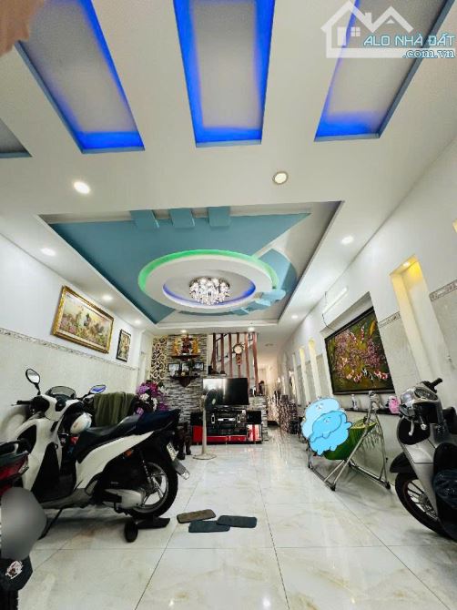 BÁN NHÀ MẶT TIỀN TRUNG TÂM TÂN BÌNH . 133M 5 TẦNG NGANG 5M.ĐANG CÓ DÒNG TIỀN ỔN ĐỊNH .17 T - 5