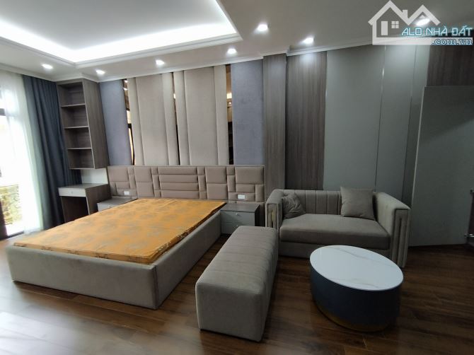 Văn La -90m2*5 tầng- vị trí tuyệt vời -kinh doanh, mở văn phòng-27 tỉ - 5