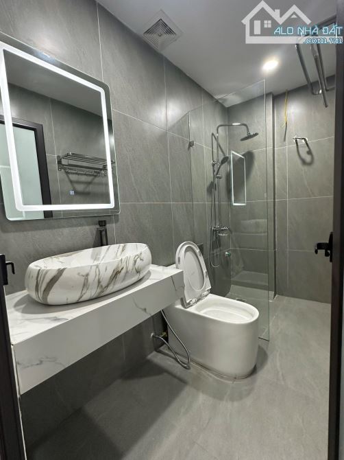 Bán nhà mới tinh Phố Tây Sơn - 6 tầng thang máy - Cách phố 15m - Hàng hiếm - 5