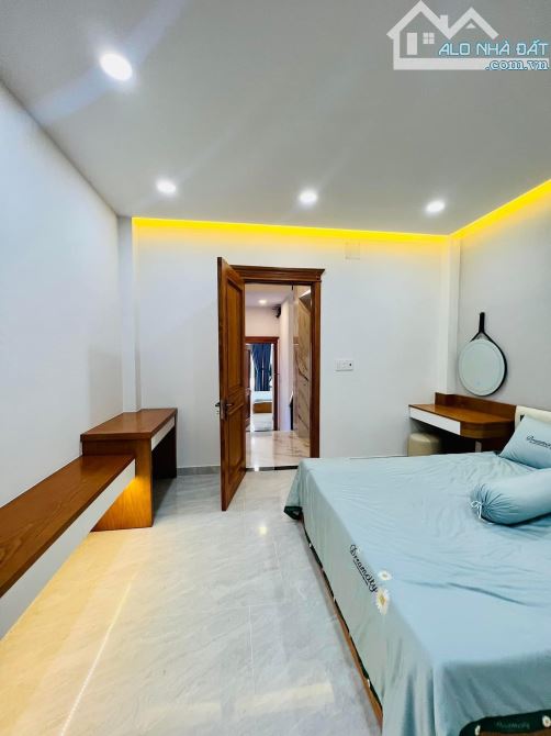 Bán nhà HXH Nguyễn Hồng Đào, DT 68m2 - 4 tầng - giá chỉ 10.7 tỷ TL - 5