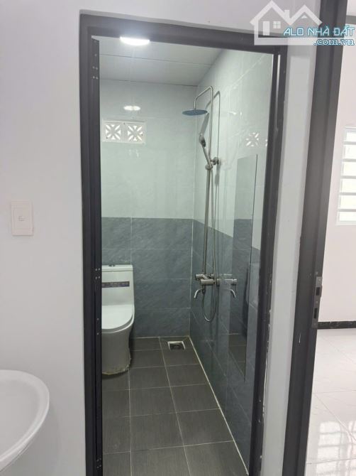 Bán gấp nhà 1 trệt 1 lửng đúc sân ôtô mặt tiền kinh doanh gần chợ Bến Cá (chợ - 5
