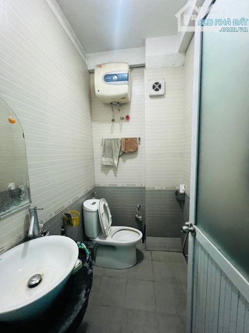 📣 Bán nhà 44m2 x 4 tầng Ngô Gia Tự, Long Biên, Ô tô tránh, Dân xây, Sát phố, 6 tỷ 8 - 5