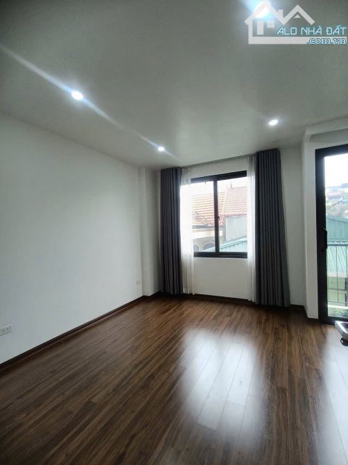 Bán nhà sát phố, lô góc 3 thoáng, xây mới, thang máy, ở sướng, vửa ở lại đầu tư tốt - 5
