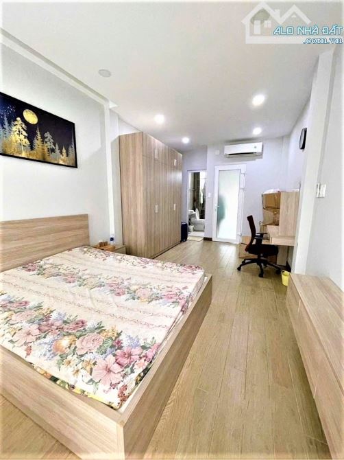 9 TỶ HƠN - NHÀ MỚI 4 TẦNG QUẬN 1 - SÁT MẶT TIỀN NGUYỄN TRÃI - XE HƠI ĐỖ CỬA - 3PN SIÊU ĐẸP - 5