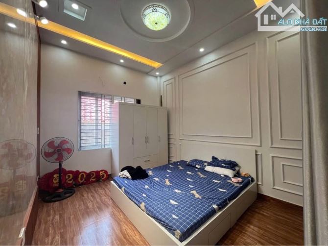 C.H.O T.H.U.Ê nhà khu vực Văn Cao, 45m2, 4 tầng, 4 ngủ full, 10 triệu - 6