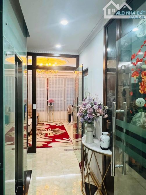 Siêu phẩm nhà đẹp Hoàng Quốc Việt, Cầu Giấy 68/75M 6T THANG MÁY MT6 GARA 22,5 2 Ô TÔ ĐỖ - 6