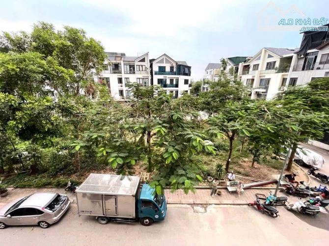 CẦN BÁN BIỆT THỰ LIỀN KỀ FLC GARDEN CITY ĐẠI MỖ, KINH DOANH ĐỈNH, DT: 100M2, GIÁ 23,7 TỶ - 6