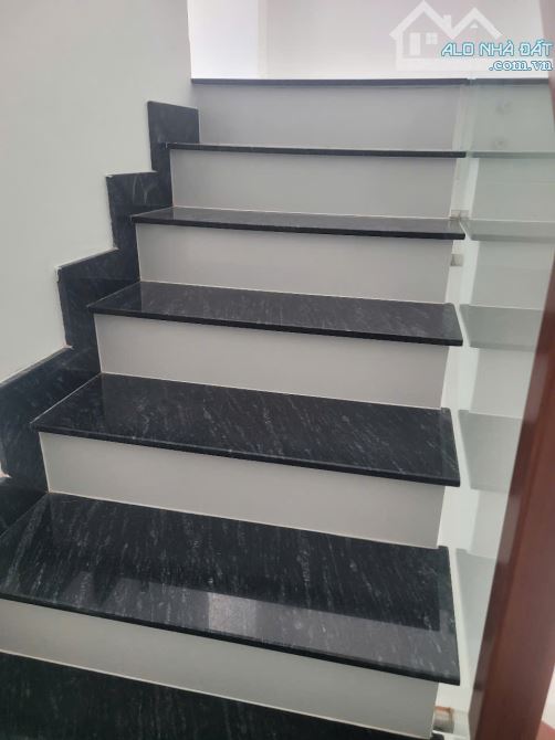 Gấp! NHÀ 5 TẤM LÊ HỒNG PHONG Q10 NHÀ MỚI TOANH GIÁ SIÊU RẺ , ĐƯỜNG RỘNG 8M - 6