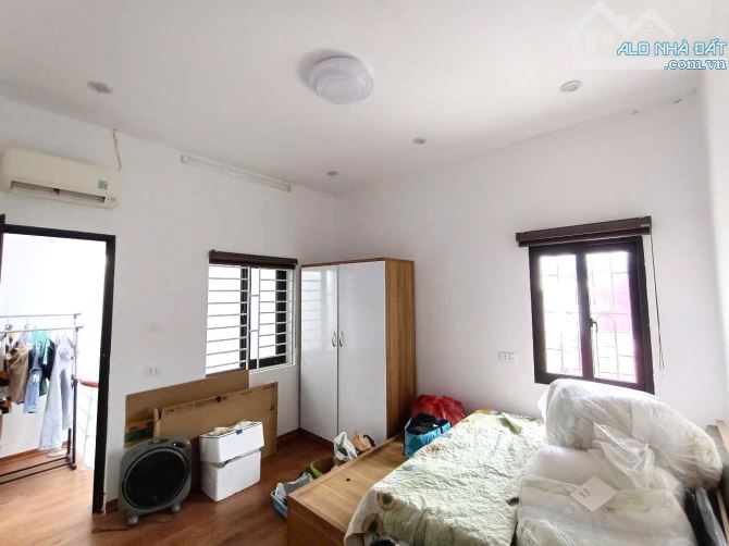 Phải thật nhanh - Trần Khát Chân - 34M - Trước nhà rộng thoáng - Ở ngay - Nhỉnh 5 đồng. - 6