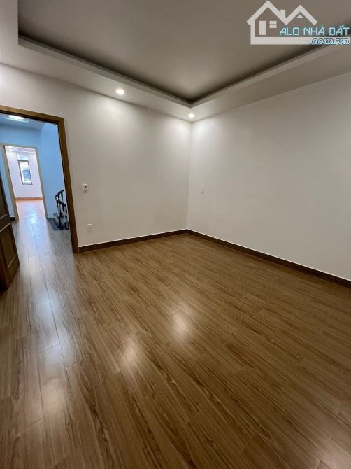 Cho thuê nhà lô 22 Lê Hồng Phong dt 60m2, 5 tầng thang máy, 6 ngủ sẵn điều hoà nóng lạnh - 7