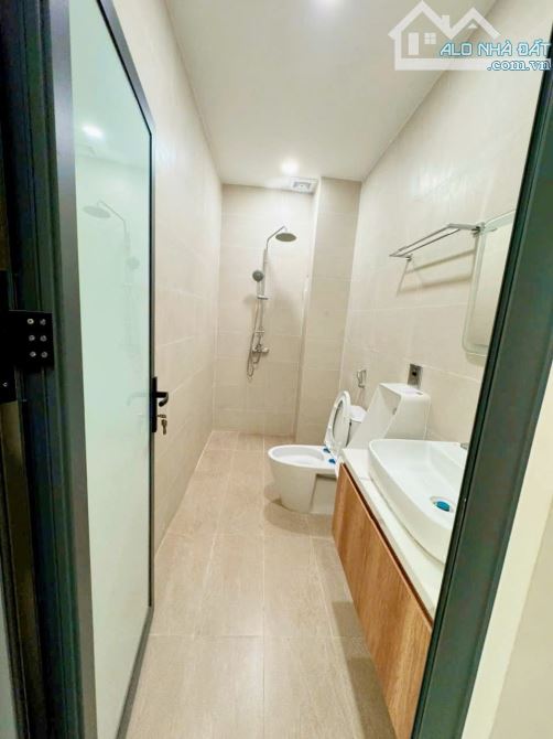 BÁN NHÀ ĐẸP OTO NGỦ NHÀ, THẠNH LỘC Q12, 93M2, 4.4X21, 4 TẦNG, SHR, CHỈ 6.X TỶ - 8