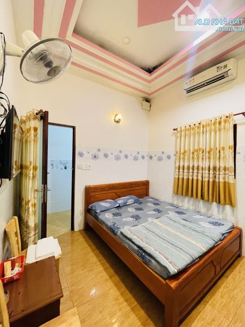 KHÁCH SẠN 5 LẦU – 21 PHÒNG – THU NHẬP 120 TRIỆU/THÁNG – MẶT TIỀN GÒ XOÀI GẦN LÔ TƯ - 9