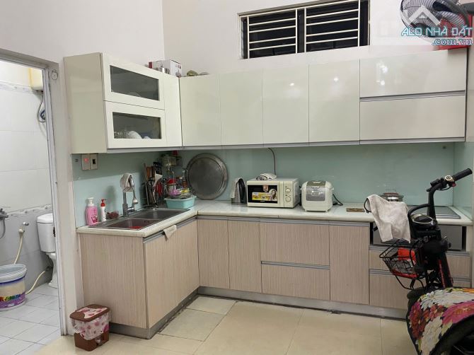 Cho thuê nhà 4 tầng Trần Nguyên Hãn - 55m2 - 4 phòng ngủ - 9