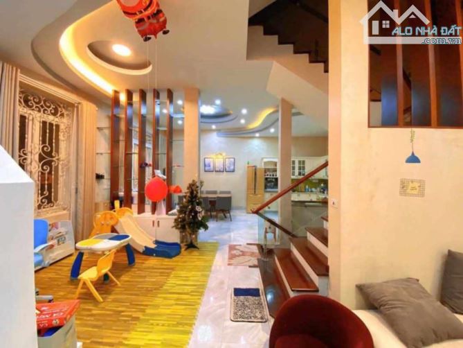 BÁN BIỆT THỰ  LAI XÁ,  LÔ GÓC , Ô TÔ TRÁNH, SÂN VƯỜN Ở RẤT SƯỚNG  144M2, GIÁ 28 TỶ - 4