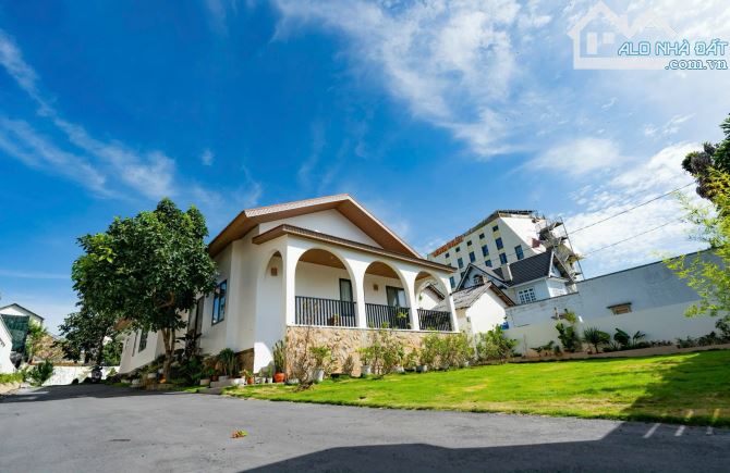 Cần bán căn nhà nhỏ ngay Trường Cao Đẳng Sư Phạm Đà Lạt và Hồ Xuân Hương. 742m² - 60ty - 4