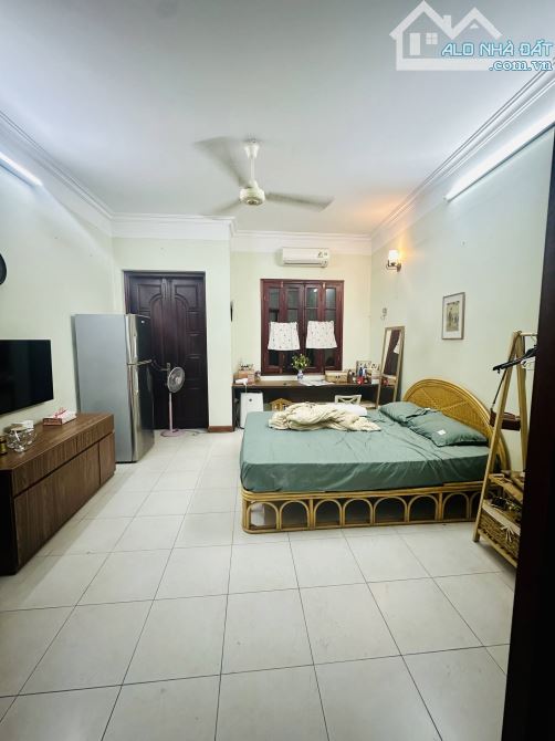 Bán Nhà Nguyễn Chí Thanh. Đống Đa. Ô Tô. DT 65m2. MT 4,5m. 5 Tầng. Giá 16,7 Tỷ.