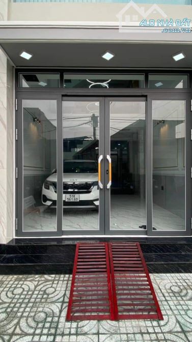 BÁN NHÀ, đường THẠCH THỊ THANH. Quận 1. Dt: 8.5m x 6m, 2 lầu mới. Giá: 8 tỷ.