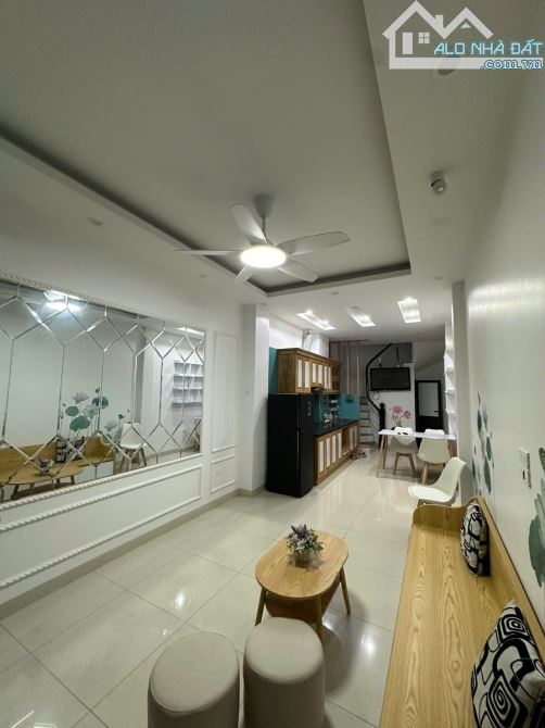 Bán nhà dân xây 5 tầng tại Quang Trung, Hà Đông, 35m2, ô tô đỗ cửa, gần ga tàu điện