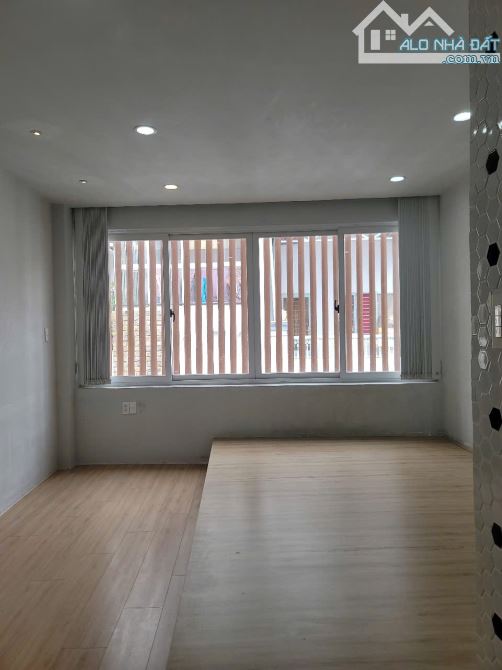 phan xích long, nhà hẻm, 5 tầng full nội thất, 7,95 tỷ
