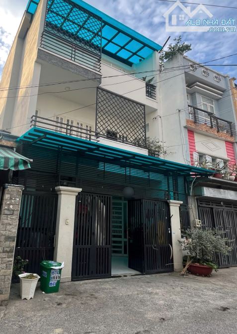 Cần bán căn đường rộng 7m HT 35 DT 7x18m. nở hậu 7,1m giá 8 tỷ 4 Thương Lượng.